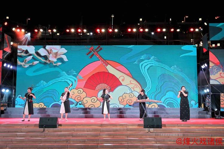 “第四届香山文艺之夜于北京盛大举行”