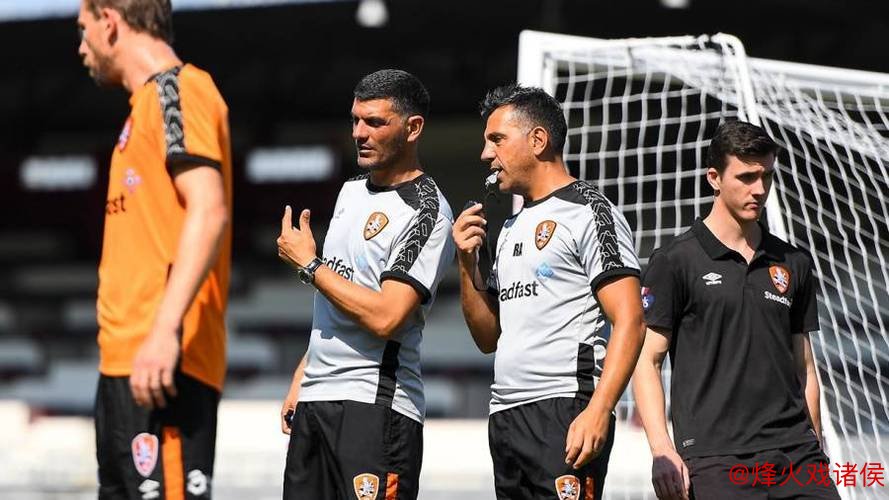 新民场外音｜阿洛伊西兄弟分掌浙江与成都蓉城，中超主帅席位缘何掀起“澳洲风”
