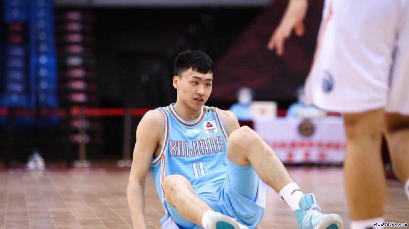 齐麟砍18分新疆胜江苏 皮特森28分劳森贡献12+12