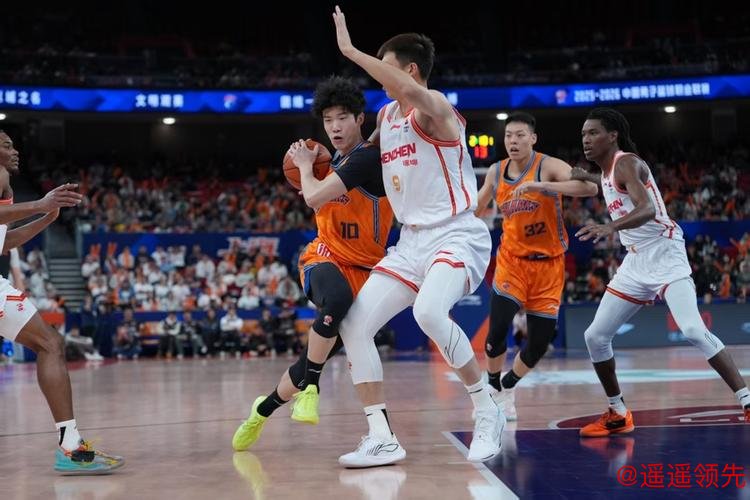 上海男篮主场战胜深圳队，大鲨鱼再次收获主场胜利