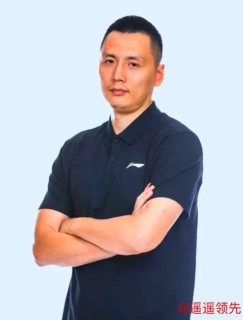 上海男篮取得两连胜！转型教练后，卢伟的理念为何变了？