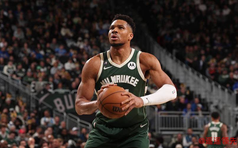 雄鹿近五战仅赢一场！字母哥19分14篮板惨败雷霆，提前下场引发交易传闻